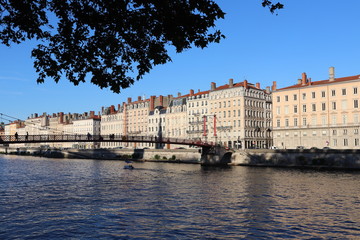 Lyon Ville - Passerelle pi&eacute;tonne Saint Georges Abb&eacute; Paul Couturier sur la rivi&egrave;re Sa&ocirc;ne - Pont pi&eacute;ton &agrave; haubans