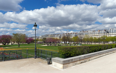Naklejka premium Tuileries garden in Paris