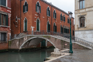 Fototapeta na wymiar in den Gassen von Venedig