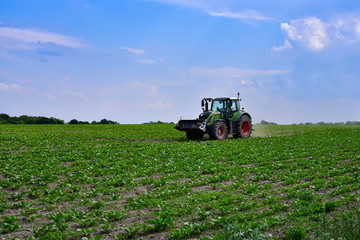 Trecker Acker Landwirtschaft Zugmaschine Ackerbau  © It's me