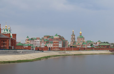 Obraz premium summer date in Yoshkar-Ola on a warm day