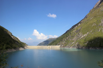 Staudamm flach