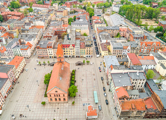 Rynek Nowomiejski w Toruniu widok z lotu ptaka. Krajobraz starego miasta z powietrza.