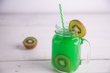 kiwi juice with chia seeds