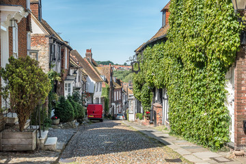 Looking down a street in the town of Rye in Sussex - obrazy, fototapety, plakaty