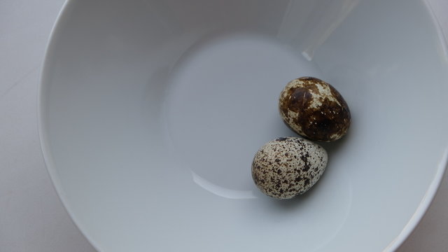 quail eggs, yolk, tomato,