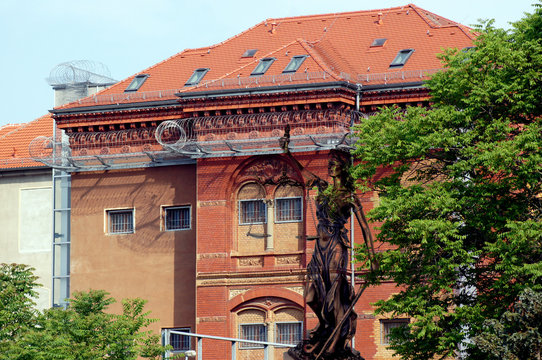 รูปภาพHaftanstalt เลือกดูภาพถ่ายสต็อก เวกเตอร์ และวิดีโอ292 Adobe Stock