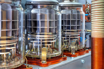 Vacuum tubes shortwave power amplifier - inside view