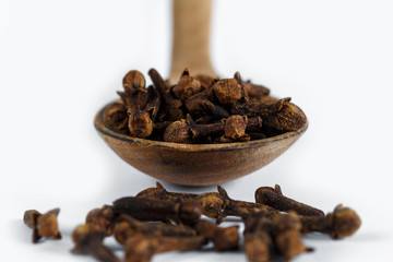 dry spice cloves