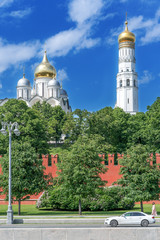 Fototapeta na wymiar Orthodox churches on the territory of the Moscow Kremlin.