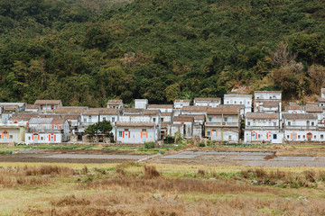 Fototapeta na wymiar chinese houses in the mountains