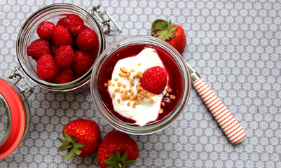 Dessert mit Früchten