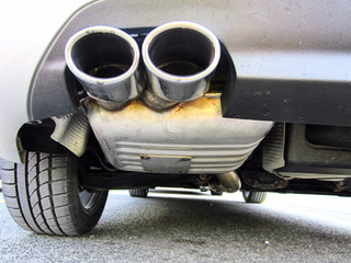 Sport Auspuff an Tuning Fahrzeug mit Zulassung für die Straße - kein Erlöschen der...