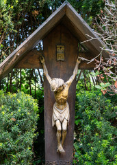statue of jesus christ on cross altes Kreuz mit Jesus © Blende8