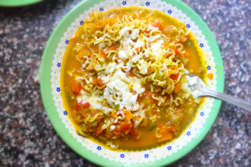 Cheese chilli soupy noodles