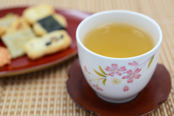 日本茶とお煎餅