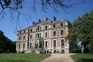 Fototapeta na wymiar Briau mansion in Varades (france)