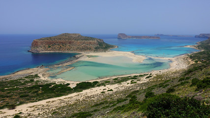 Fototapeta na wymiar Panoramic view of iconic turquoise lagoon of Balos in North West Crete island, Greece
