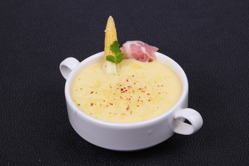 Cheese soup with bacon