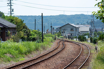 続く線路