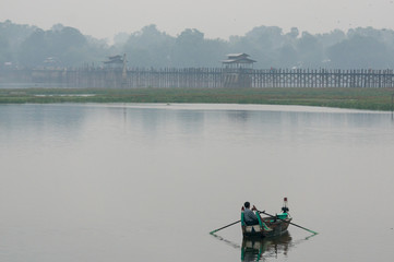 Obraz premium Life of people at river side in Mandalay