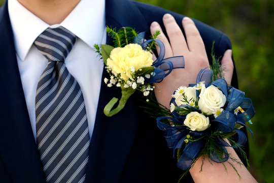 Prom Corsage Images – Browse 2,909 Stock Photos, Vectors, and Video | Adobe  Stock