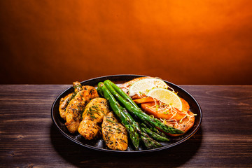 Grilled chicken strips and vegetables