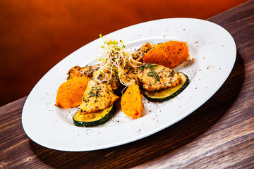 Grilled chicken strips with puree