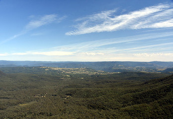 Scenic views of Narrowneck plateau which divides the Jamison and Megalong valleys in the Blue Mountains, Australia. View from Cahill's lookout.