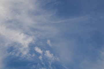 Obraz premium white clouds and blue sky background