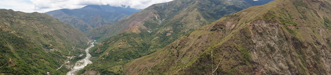 Fototapeta na wymiar panoramic view over the lush rainforest on the inca trail, peru