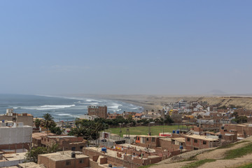 Fototapeta na wymiar panorama of the surfing town huanchaco, peru