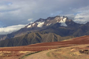 Cercles muraux Alpamayo view over the andes in peru