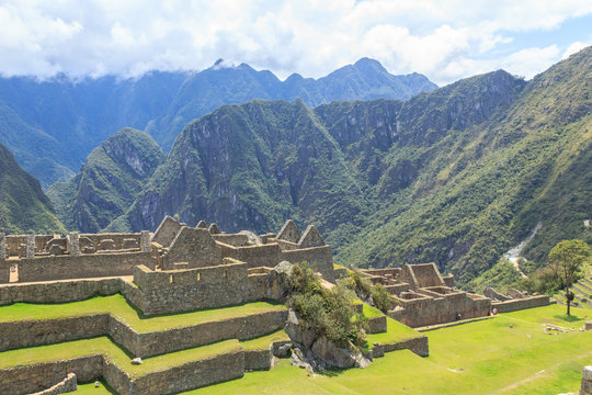 view on the mountains of macchu piccu