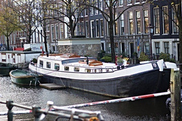 Fototapeta na wymiar Boat in Canal