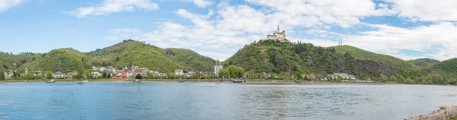 Panorama with Marksburg Castle (Marksburg zu Braubach, Burg Brubach) Rheinland-Pfalz-Braubach am Rhein Rhineland Palatinate Germany