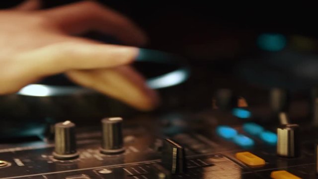 dj Pult – royaltyfrie bilder, grafikkfiler, vektorbilder og dj Pult – royaltyfrie bilder, grafikkfiler, vektorbilder og