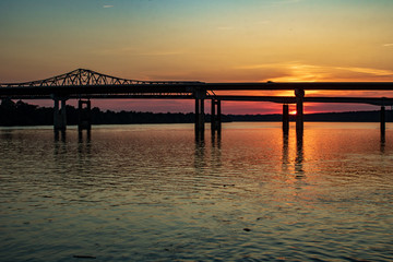 Fototapeta na wymiar Sunset on the Tennessee River in Huntsville Alabama