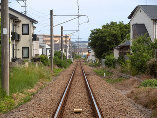 住宅街を通る鉄道