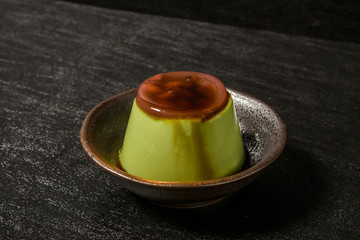 抹茶のプリン Pudding with powdered ​​green tea(maccha)