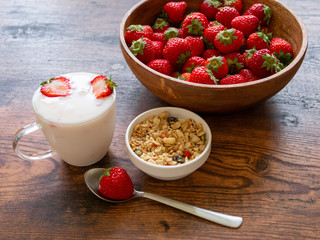 いちご　グラノーラ