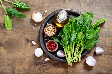 Ingredients for stewed spinach .