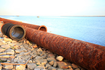 The rusty iron pipe