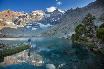 Naklejka premium Hike in Fann mountains