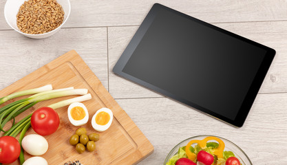 Healthy food composition with empty tablet