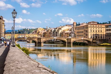 Fotobehang Ponte Vecchio De Ponte Vecchio over de rivier de Arno in Florence, Toscane, Italië