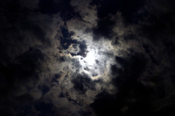 Obraz premium Looking into cloud sun