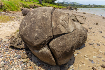 Koutu boulders, New Zealand