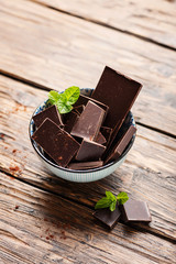 Dark chocolate with mint
