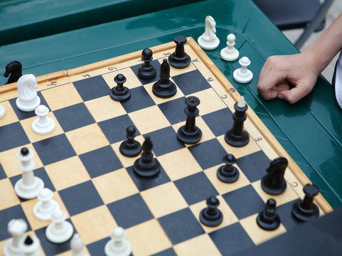 Children to play chess